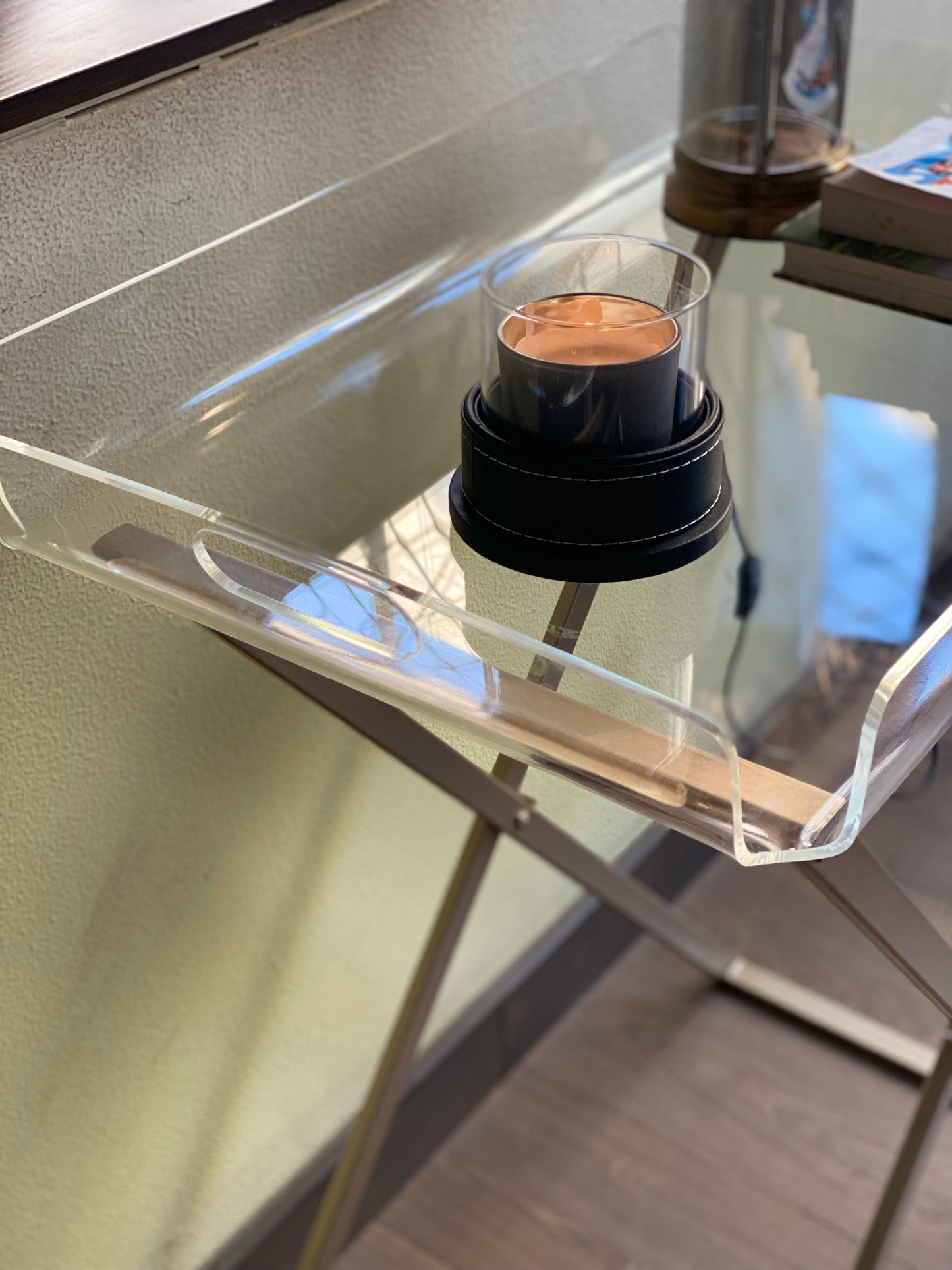 IZNIK Acrylic Table With a Folding Metal Base