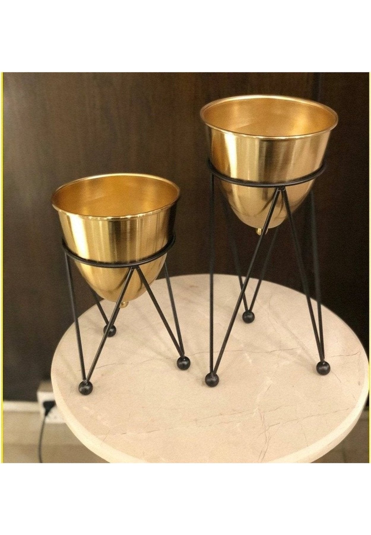 KANGAR Metal planter with black base The Tray Store